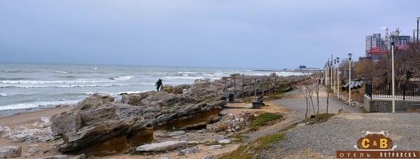В Махачкале обновляют набережную у «Лунного берега»